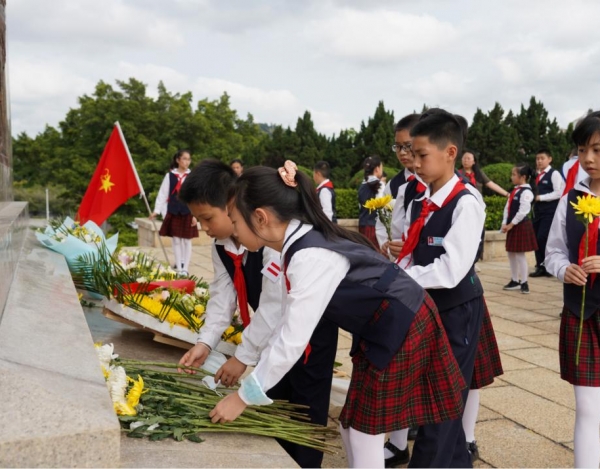 清明節(jié)，南山學(xué)子追思英烈，弘揚民族精神